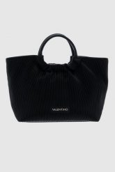 VALENTINO Czarna plisowana shopperka river re z saszetką. Czarne shopperki damskie Valentino by Mario Valentino, bez wzorów, bez dodatków. W wyprzedaży za 549.99 zł.