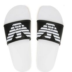 Klapki basenowe dla dorosłych Emporio Armani Beachwear. Białe klapki damskie Emporio Armani Connected, bez wzorów, bez zapięcia. Za 109.00 zł.