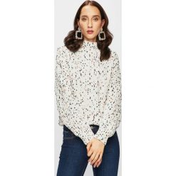 Review - Sweter. Białe swetry nierozpinane damskie Review, m, bez wzorów, z dzianiny, bez kołnierzyka, bez ramiączek. W wyprzedaży za 129.90 zł.