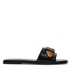 Klapki Badura. Czarne klapki damskie Badura, bez wzorów, bez obcasa, bez zapięcia. Za 159.99 zł.