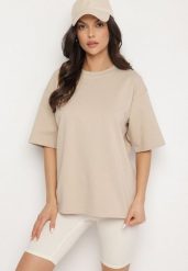 Jasnobeżowy T-shirt z Bawełną w Klasycznym Stylu Meravia. Brązowe t-shirty damskie Born2be, uniwersalny, bez wzorów, z bawełny, klasyczne, bez kołnierzyka, bez ramiączek. Za 44.99 zł.
