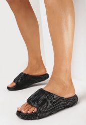 Czarne Gumowe Klapki z Ozdobnymi Żłobieniami Blova. Czarne klapki damskie Born2be, na lato, bez wzorów, z gumy, bez obcasa, na płaskiej podeszwie, bez zapięcia. Za 59.99 zł.