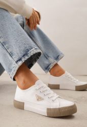 Biało-Beżowe Trampki VICES na Żłobionej Platformie Zdobione Trójkątną Aplikacją Lorerina. Białe trampki i tenisówki damskie Renee, z aplikacjami, z kauczuku, bez zapięcia. Za 69.99 zł.