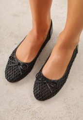 Czarne Balerinki z Siateczkową Cholewką z Plecionką Zdobione Kokardką Harelaya. Czarne balerinki damskie Renee, na lato, z aplikacjami, z jeansu, boho, bez obcasa, na płaskiej podeszwie, bez zapięcia. Za 69.99 zł.