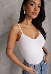 Biały Bawełniany Top Bieliźniany z Koronką przy Dekolcie Berinda. Białe topy damskie Renee, m, bez wzorów, z bawełny, bez kołnierzyka, bez ramiączek. Za 19.99 zł.