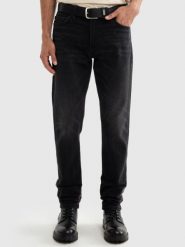 Jeansy męskie czarne Harper 921. Czarne jeansy męskie BIG STAR, na jesień, z jeansu, eleganckie. W wyprzedaży za 249.99 zł.