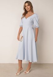 Niebieska Elegancka Sukienka z Bufiastymi Rękawami i Wiązaniem na Plecach Zeepy. Niebieskie sukienki damskie Born2be, l, bez wzorów, eleganckie, bez kołnierzyka, bez ramiączek, midi, dopasowane. Za 249.99 zł.