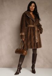 Brązowy Płaszcz Futerko z Paskiem z Imitacji Skóry i Klamrami przy Mankietach Charysha. Brązowe płaszcze damskie Renee, l, bez wzorów, z futra, eleganckie, bez kołnierzyka, bez kaptura. Za 339.99 zł.