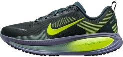 Nike Buty Nike AIR ZOOM VOMERO 18 (HM6803 301) 42.5. Buty sportowe męskie Nike, bez wzorów, bez zapięcia. Za 627.90 zł.