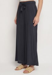Granatowe Wiskozowe Spodnie o Szerokim Kroju Ozdobione Sznurkiem Natamia. Niebieskie spodnie materiałowe damskie Born2be, bez wzorów, z jeansu, eleganckie. Za 54.99 zł.