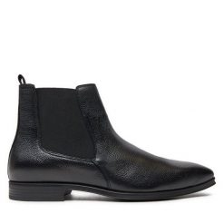 Sztyblety BOSS. Czarne botki męskie Boss, bez wzorów, bez obcasa, bez zapięcia. Za 629.99 zł.
