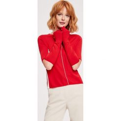 Sweter w kolorze czerwonym. Czerwone swetry nierozpinane damskie ZOCHA, s, bez wzorów, z wełny, bez kołnierzyka, bez ramiączek. W wyprzedaży za 179.95 zł.
