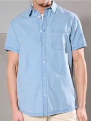 Koszula regular fit z krótkim rękawem - niebieski. Niebieskie koszule męskie Sinsay, l, bez wzorów, bez kołnierzyka, bez ramiączek. W wyprzedaży za 33.99 zł.