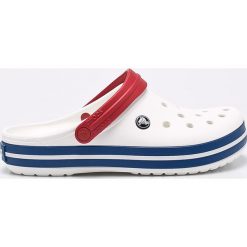 Crocs - Klapki. Białe klapki męskie Crocs, bez wzorów, z gumy, z okrągłym noskiem, bez zapięcia. W wyprzedaży za 179.90 zł.