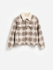 Kurtka sherpa z kołnierzem - jasnoszary. Szare kurtki męskie Reserved, l, bez wzorów, z tkaniny, bez kaptura. Za 259.99 zł.
