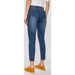 Medicine - Jeansy Basic. Niebieskie jeansy damskie MEDICINE, z aplikacjami, z bawełny. W wyprzedaży za 49.90 zł.