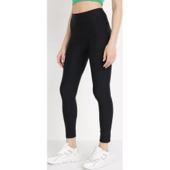 Czarne Legginsy Amarhiphae. Czarne legginsy damskie Born2be, z aplikacjami, z dzianiny. Za 49.99 zł.
