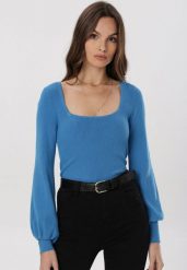Niebieski Sweter Uhrieth. Niebieskie swetry nierozpinane damskie Born2be, bez wzorów, z dzianiny, bez kołnierzyka, bez ramiączek. Za 99.99 zł.