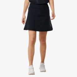 Spódnica treningowa damska Swedemount Core 2-In-1 Skirt szybkoschnąca. Czarne spódnice damskie SWEDEMOUNT, bez wzorów, sportowe, sportowe. Za 147.00 zł.