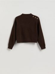 Sweter z poduszkami na ramionach - ciemnobrązowy. Brązowe swetry nierozpinane damskie Reserved, l, bez wzorów, z dzianiny, bez kołnierzyka, bez ramiączek. Za 129.99 zł.