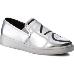 Tenisówki CALVIN KLEIN - Delora E7522 Silver/Black. Szare trampki i tenisówki damskie Calvin Klein, bez wzorów, z gumy, bez zapięcia. W wyprzedaży za 339.00 zł.