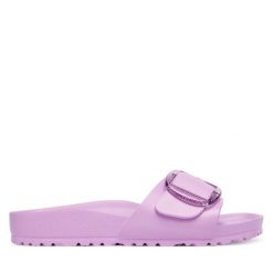 Klapki Birkenstock. Fioletowe klapki damskie Birkenstock, bez wzorów, bez obcasa, bez zapięcia. Za 229.99 zł.