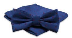Ciemna Niebieska Mucha Męska -ALTIES- z Taką Samą Poszetką, w Bordowe Kropki, Grochy. Czerwone krawaty i muchy Alties, bez wzorów, eleganckie. Za 54.00 zł.