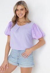 Fioletowa Dwuwarstwowa Bluzka z Bufiastymi Rękawami Econia. Fioletowe bluzki damskie Born2be, bez wzorów, eleganckie, bez kołnierzyka, bez ramiączek. Za 59.99 zł.