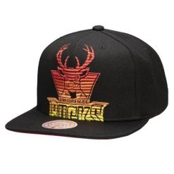 Czapka z daszkiem Mitchell & Ness NBA Milwaukee Hardwood Classics - 6HSSMM20017. Czarne czapki damskie Mitchell & Ness, bez wzorów, sportowe. Za 99.00 zł.