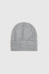 Zimowa czapka szara. Szare czapki damskie MOODO, na zimę, bez wzorów, z elastanu. Za 54.99 zł.