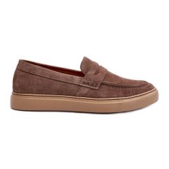 Zamszowe Męskie Półbuty Loafersy Zazoo 1574 Ciemnobeżowe beżowy. Brązowe półbuty męskie bez wzorów, ze skóry, bez obcasa, bez zapięcia. Za 476.28 zł.