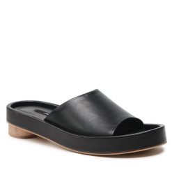 Klapki GINO ROSSI. Czarne klapki damskie Gino Rossi, bez wzorów, bez obcasa, bez zapięcia. Za 299.99 zł.