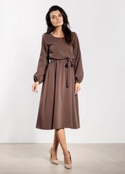 Elegancka sukienka rozkloszowana z długim rękawem brązowa. Brązowe sukienki damskie Infinite You, do pracy, l, bez wzorów, z materiału, biznesowe, bez kołnierzyka, bez ramiączek, midi, dopasowane. Za 309.00 zł.