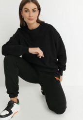 Czarna Bluza z Polarową Podszewką Colda. Czarne bluzy damskie Born2be, l, bez wzorów, z dresówki, casualowe, bez ramiączek, bez kaptura. Za 59.99 zł.