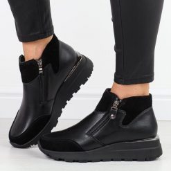 Czarne skórzane botki damskie Filippo dbt6348/24. Czarne botki damskie Filippo, na jesień, bez wzorów, z polaru, eleganckie, z okrągłym noskiem, bez obcasa, bez zapięcia. W wyprzedaży za 254.15 zł.