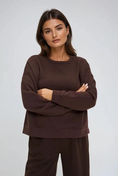 Bluza oversize brązowa. Brązowe bluzy damskie MOODO, l, bez wzorów, z bawełny, bez ramiączek, bez kaptura. Za 89.99 zł.
