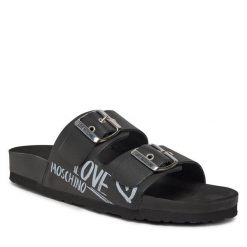 Klapki LOVE MOSCHINO. Czarne klapki damskie Love Moschino, bez wzorów, bez obcasa, bez zapięcia. Za 749.99 zł.