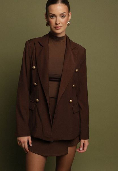 Brązowa Marynarka Dwurzędowa z Usztywnionymi Ramionami Clamira. Brązowe marynarki i żakiety damskie Born2be, bez wzorów, z jeansu, bez kołnierzyka, bez ramiączek. Za 129.99 zł.