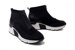 RIEKER N6352-00 black, botki damskie. Czarne botki damskie Rieker, na zimę, bez wzorów, bez obcasa, na koturnie, bez zapięcia. Za 319.90 zł.