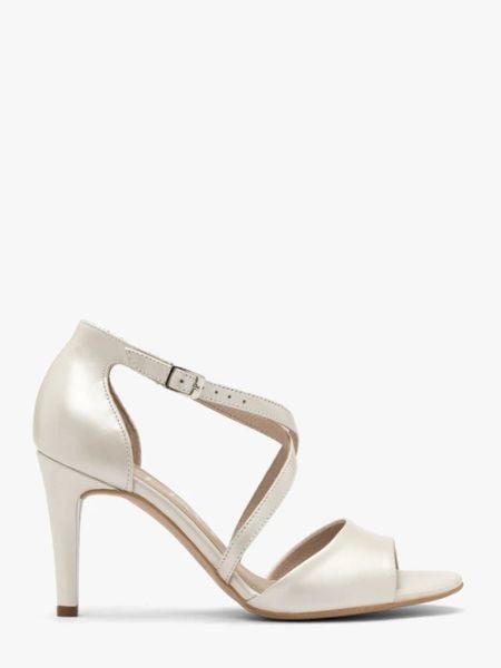 Perłowe sandały na szpilce. Brązowe sandały damskie Ryłko, bez wzorów, z gumy, bez obcasa, na szpilce, bez zapięcia. W wyprzedaży za 279.99 zł.