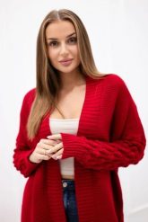 Sweter z bąbelkami na rękawie czerwony. Czerwone swetry nierozpinane damskie KESI, l, bez wzorów, z wełny, eleganckie, bez kołnierzyka, plus size, bez ramiączek. Za 137.15 zł.