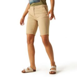Damskie spodenki Bayletta. Brązowe szorty damskie Regatta, bez wzorów, sportowe. Za 231.00 zł.