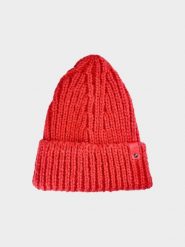 4F Czapka beanie damska - czerwona S. Czerwone czapki damskie 4F, na zimę, bez wzorów, z dzianiny, klasyczne. W wyprzedaży za 29.99 zł.