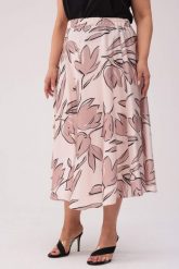Spódnica Aurora - satynowy blask w odcieniach beżu PLUS SIZE XXL. Czerwone spódnice damskie Moda Size Plus Iwanek, na co dzień, plus size, bez wzorów, z satyny, eleganckie, plus size, mini, dopasowane. Za 229.90 zł.