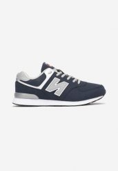 Granatowe Buty Sportowe do Kostki z Ozdobną Wstawką i Modnymi Naszywkami Reygan. Niebieskie buty sportowe męskie Born2be, z aplikacjami, bez zapięcia. Za 129.99 zł.