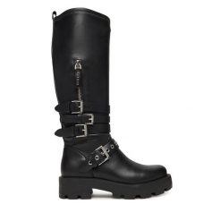 Kozaki Guess. Czarne kozaki damskie Guess, z aplikacjami, bez obcasa, na płaskiej podeszwie, bez zapięcia. Za 819.99 zł.