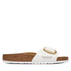 Klapki Birkenstock. Białe klapki damskie Birkenstock, bez wzorów, bez obcasa, bez zapięcia. Za 469.99 zł.