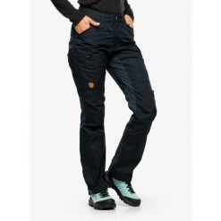 Spodnie damskie Fjallraven Kaipak Trousers Curved. Niebieskie spodnie sportowe damskie Fjällräven, na lato, bez wzorów, sportowe, trekkingowe. Za 723.99 zł.