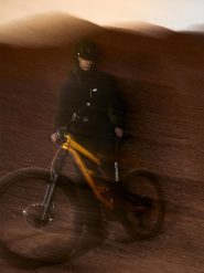 4F Kurtka przejściowa męska - czarna S. Czarne kurtki męskie 4F, m, bez wzorów, bez kaptura. Za 269.99 zł.