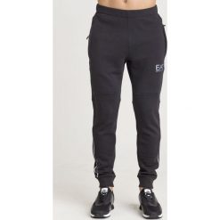 SPODNIE DRESOWE EA7 Emporio Armani. Czarne spodnie sportowe męskie EA7 Emporio Armani, l, bez wzorów, z dresówki. Za 293.40 zł.